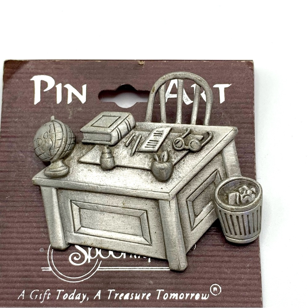 Original tag Vintage signed JJ School Desk Teacher Brooch - Picture 2 of 4